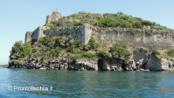 Storia, natura, arte e cultura di un'icona dell'isola d'Ischia.